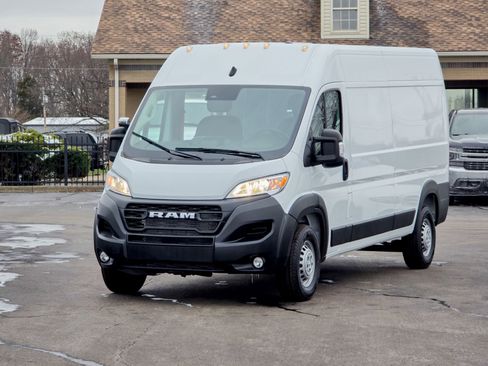 Used 2025 RAM ProMaster 2500 w/ Convenience Group image 7
