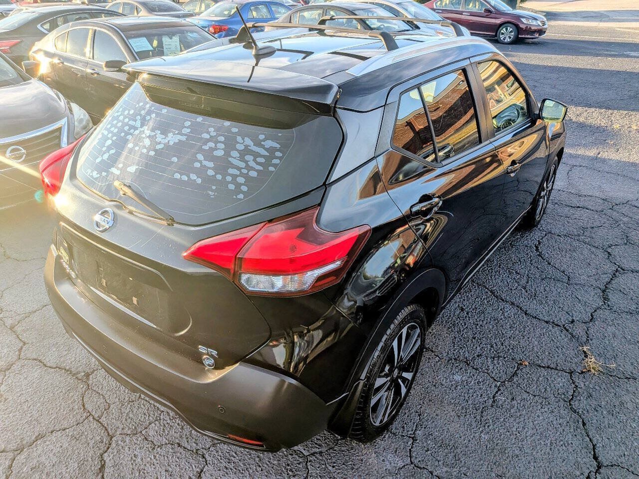 Used 2018 Nissan Kicks SR w/ Exterior Electronics Package FWD image 15