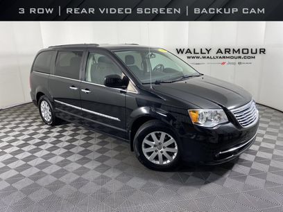 Used 2016 Chrysler Town & Country Touring w/ Driver Convenience Group