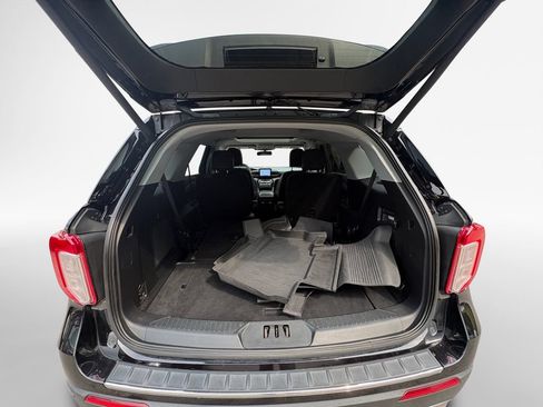 Used 2021 Ford Explorer Limited w/ Equipment Group 301A AWD/4WD image 27
