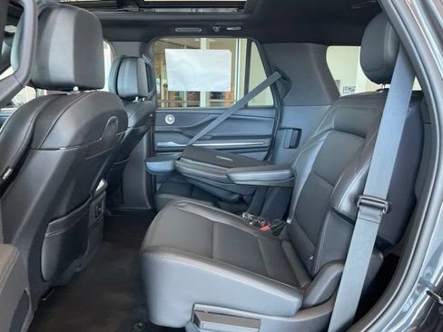 New 2026 Lincoln Navigator Reserve w/ Jet Appearance Package AWD/4WD image 19