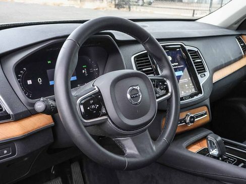 Used 2024 Volvo XC90 T8 Plus w/ Protection Package Premier AWD/4WD image 31