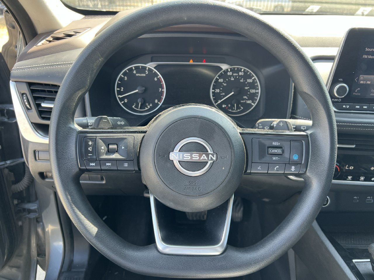 Used 2023 Nissan Rogue SV FWD image 6