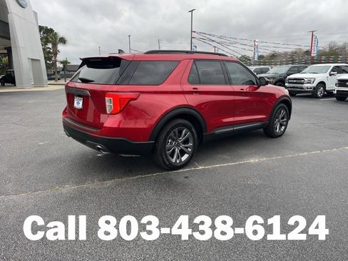 Used 2024 Ford Explorer XLT w/ Equipment Group 202A image 3