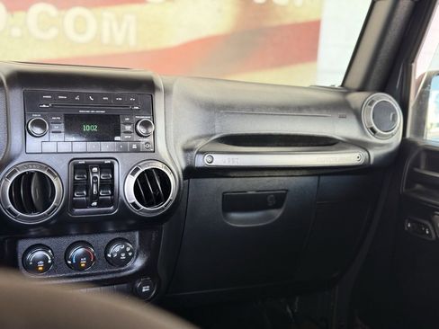 Used 2017 Jeep Wrangler Unlimited Sport image 34