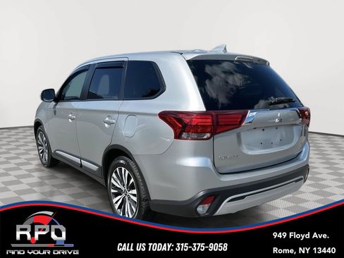 Used 2020 Mitsubishi Outlander SE AWD/4WD image 3