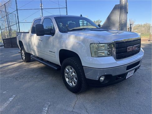 Used 2011 GMC Sierra 2500 SLT w/ SLT Convenience Package image 1