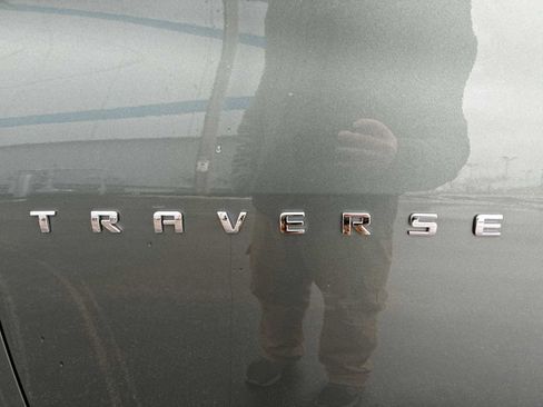 Certified 2023 Chevrolet Traverse LT w/ Rear Camera Mirror Package image 31