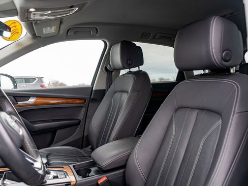 Used 2023 Audi Q5 2.0T Premium w/ Convenience Package image 21