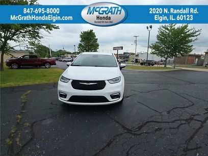 Used 2023 Chrysler Pacifica Touring-L
