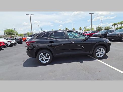 New 2026 Chevrolet Trax LS FWD image 16
