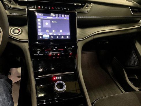 Used 2023 Jeep Grand Cherokee Altitude image 5