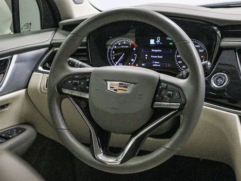 Used 2024 Cadillac XT6 Premium Luxury FWD image 18