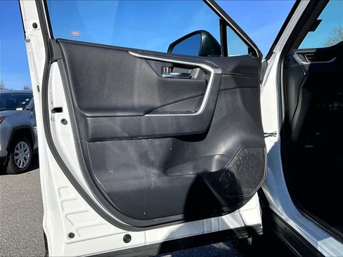 Used 2023 Toyota RAV4 XSE image 9