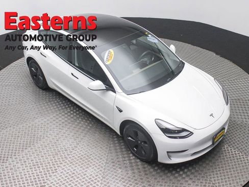 Used 2023 Tesla Model 3 Standard Range image 3