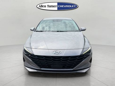 Used 2023 Hyundai Elantra SEL w/ Convenience Package FWD image 2