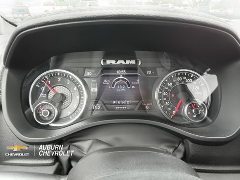 Used 2024 RAM 1500 Laramie AWD/4WD image 14