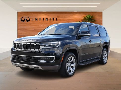 Used 2022 Jeep Wagoneer Series II image 1