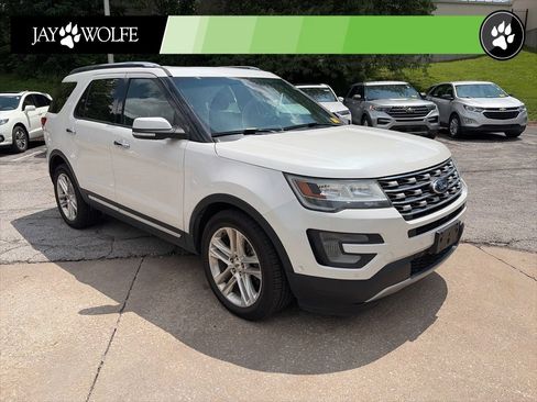 Used 2016 Ford Explorer Limited w/ Equipment Group 301A AWD/4WD image 3