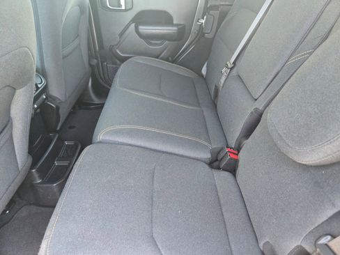 Used 2024 Jeep Wrangler Unlimited AWD/4WD image 12