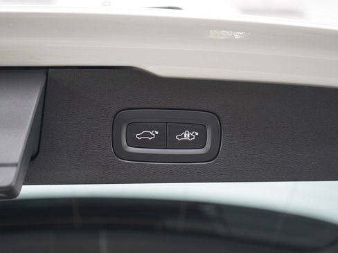 Used 2025 Volvo V60 B5 Cross Country Plus AWD/4WD image 17