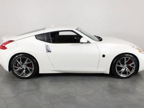 Certified 2016 Nissan 370Z Coupe RWD image 12