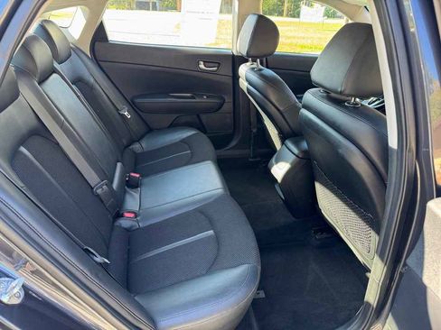 Used 2019 Kia Optima S image 10