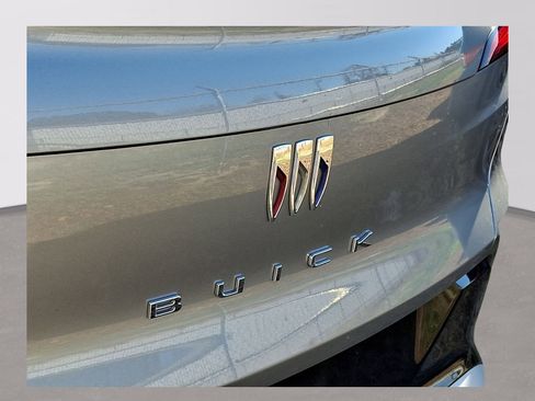 Used 2025 Buick Envista Sport Touring image 5