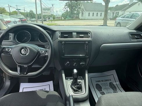 Used 2015 Volkswagen Jetta SE FWD image 12