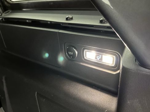 Used 2023 Ford Bronco Badlands image 29