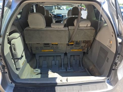 Used 2012 Toyota Sienna LE w/ Towing Pkg FWD image 14