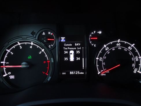 Used 2021 Toyota 4Runner SR5 image 28