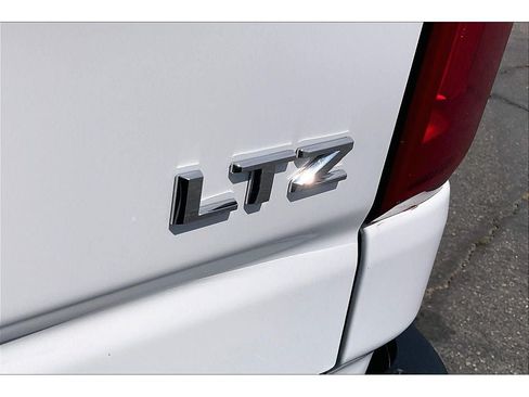 Used 2022 Chevrolet Silverado 3500 LTZ AWD/4WD image 9