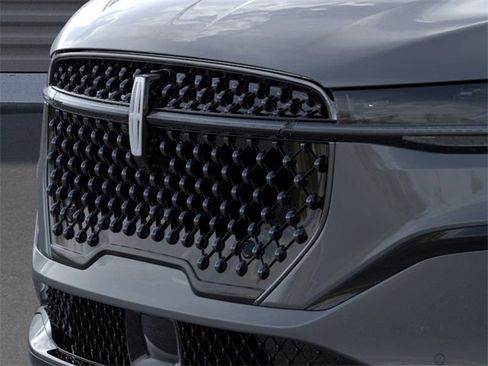 New 2025 Lincoln Nautilus Reserve w/ Jet Appearance Package image 17