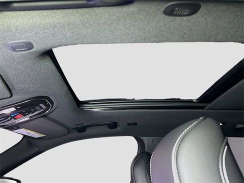 New 2025 Jeep Grand Cherokee Limited w/ Luxury Tech Group II image 25