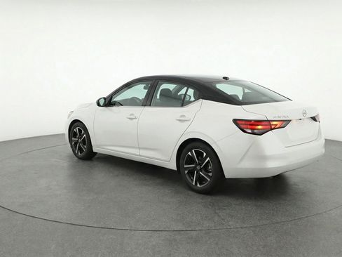 Used 2025 Nissan Sentra SV FWD image 6
