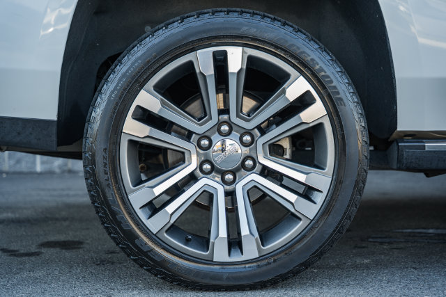 Used 2019 GMC Yukon Denali w/ Denali Ultimate Package AWD/4WD image 29
