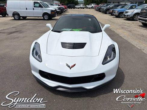 Used 2016 Chevrolet Corvette Z06 w/ 3LZ Preferred Equipment Group RWD image 9