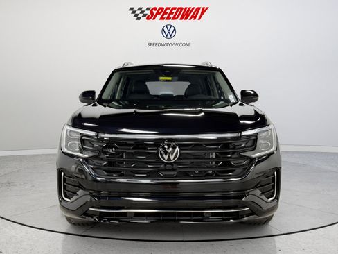 Used 2025 Volkswagen Atlas SEL Premium R-Line image 2