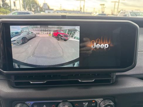 Used 2024 Jeep Wrangler Sport S image 22