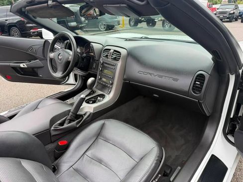 Used 2007 Chevrolet Corvette Convertible w/ Preferred Equipment Group RWD image 12