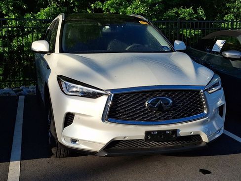 Used 2020 INFINITI QX50 Essential w/ Convenience Package AWD/4WD image 2