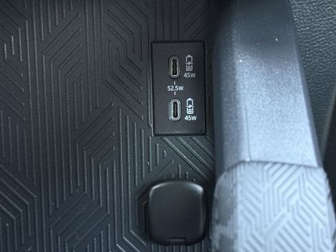 Used 2025 Toyota Tacoma TRD Sport AWD/4WD image 23