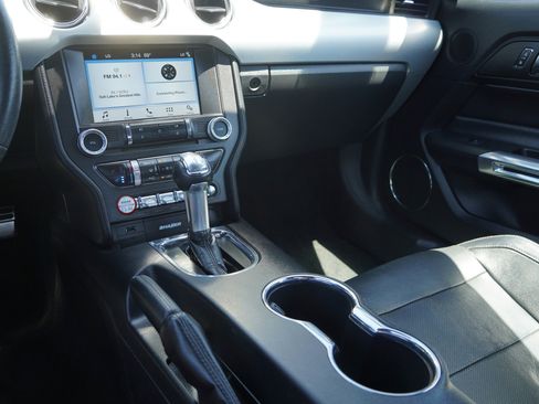 Used 2017 Ford Mustang Premium image 39