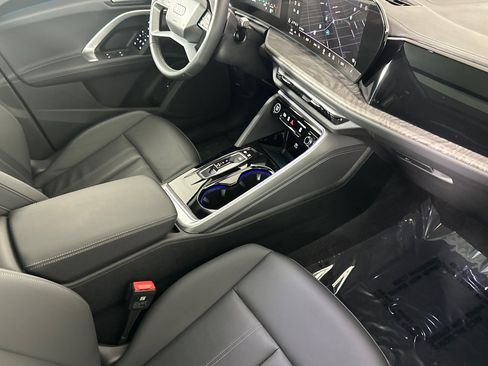 Used 2025 Audi Q5 Premium w/ 19" Wheel Package image 15