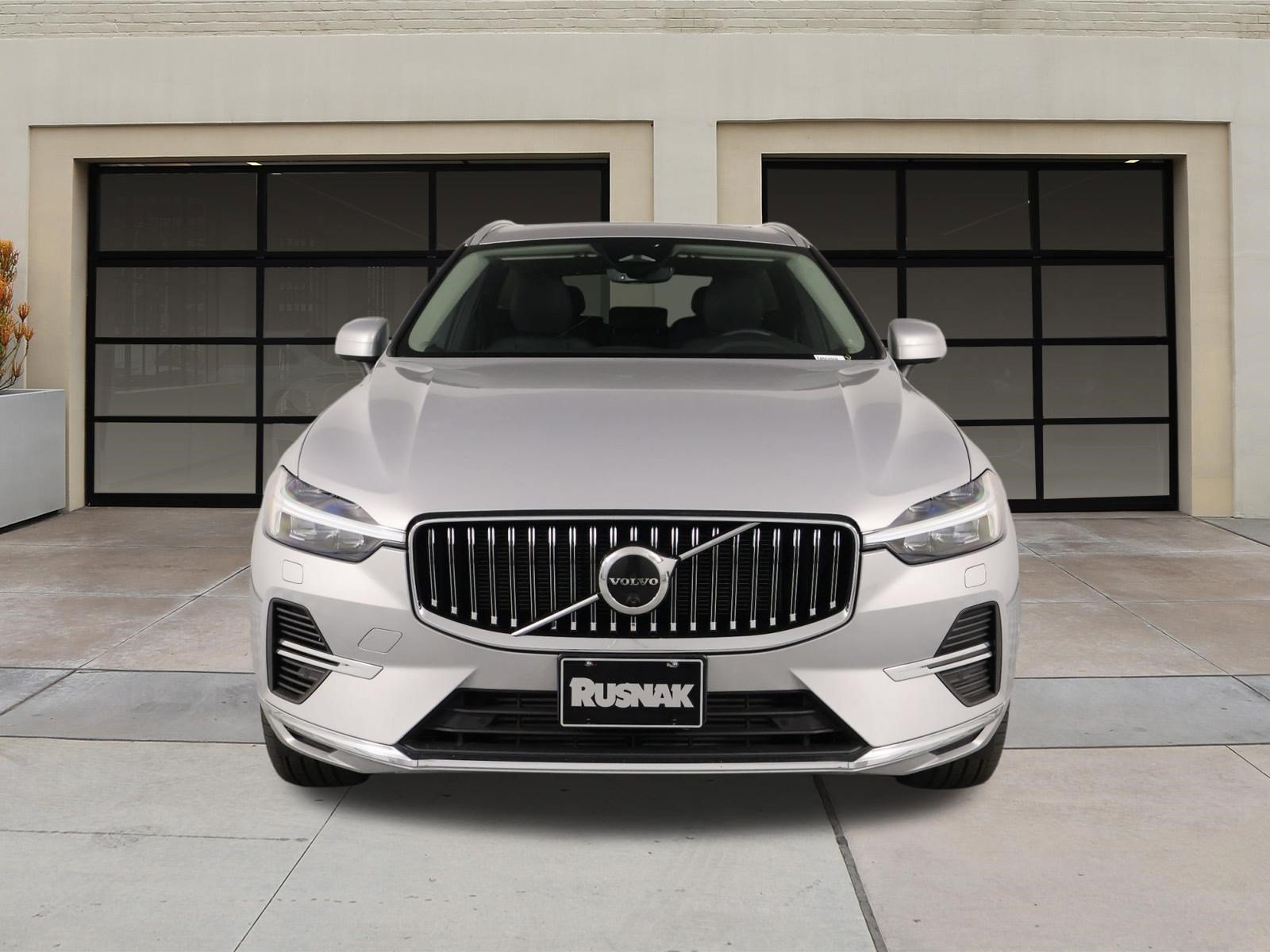 Certified 2023 Volvo XC60 T8 Plus AWD/4WD image 6