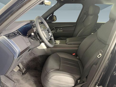 Used 2025 Land Rover Range Rover SE AWD/4WD image 5