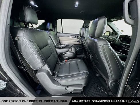 Used 2026 Chevrolet Traverse LT AWD/4WD image 28