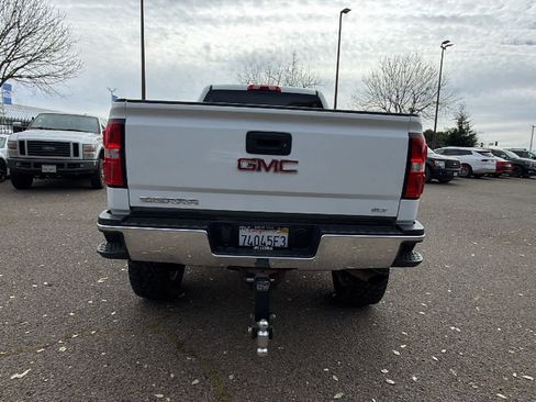 Used 2017 GMC Sierra 2500 SLT w/ Suspension Package, Off-Road image 6