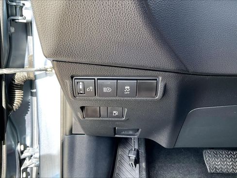 Used 2023 Toyota Corolla Cross AWD Hybrid image 34